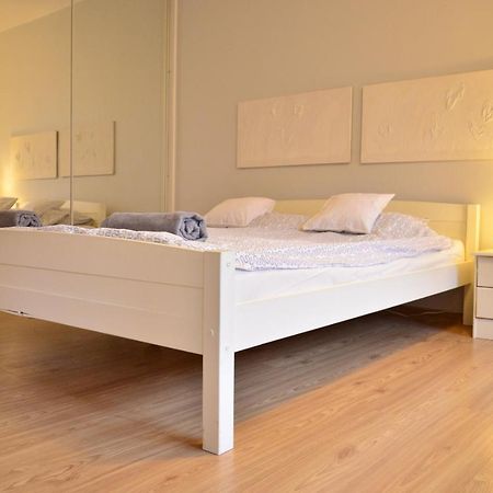 Cozy Apartment By The Old Town กดัญสก์ ภายนอก รูปภาพ